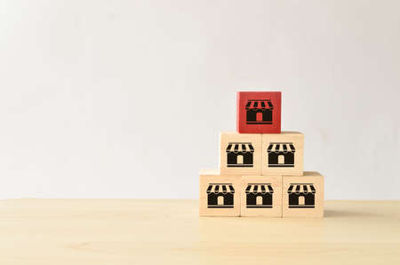 Franchise business symbol on wooden blocks. Business growth and branch expansion conceptの写真素材