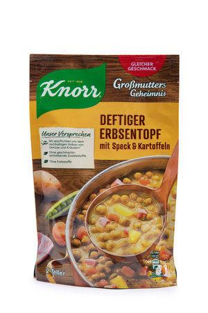 WETZLAR, GERMANY 2022-07-25: Package with KNORR Pea Stew. Studio shoot of Knorr Pea Stew instant soup. German food and beverageのeditorial素材