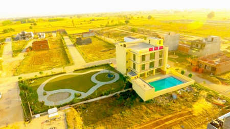 Pune, Maharashtra, India,- March 2020 : Abstract view of a small swimming pools in Puneのeditorial素材