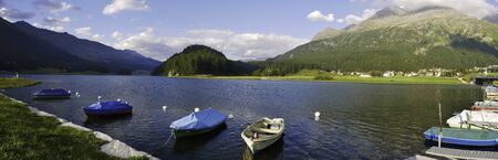 10 august 2019-Silvaplana-suisse-View of the lake of Silvaplanaのeditorial素材