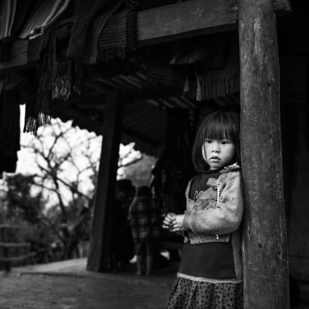Unidentified H mong s child in Sa Pa, Vietnam December 04, 2012  Sapa is a mountain town in Vietnam and H mong are the 8th largest ethnic group in Vietnam のeditorial素材