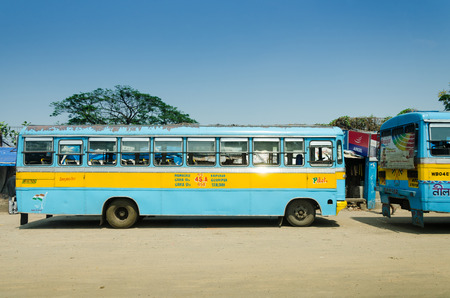 KOLKATA, INDIA - APRIL 14:Colorful pulblic bus at Kolkata on April14, 2012 in Kolkata, India. Kolkata and its suburbs, is home to approximately 14.1 million people.のeditorial素材