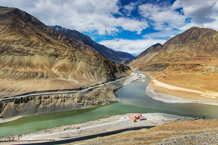 Confluence of Zanskar and Indus rivers - Leh, Ladakh, Indiaの写真素材