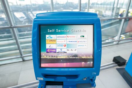 BANGKOK, THAILAND - MAR 01: check-in self service terminals on March 01, 2015. Suvarnabhumi Airport is one of two international airports serving Bangkok.のeditorial素材