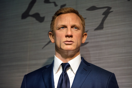 BANGKOK - JAN 29: A waxwork of Daniel Craig on display at Madame Tussauds on January 29, 2016 in Bangkok, Thailand. Madame Tussauds' newest branch hosts waxworks of numerous stars and celebritiesのeditorial素材