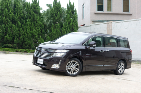 Nissan Elgrand MPV display in Hong Kong 2010のeditorial素材