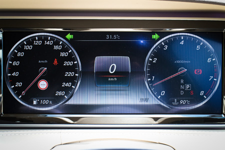 Hong Kong, China Aug 4 2015 : Mercedes-Maybach S 500 2015 Dashboard on Aug 4 2015 in Hong Kong.のeditorial素材