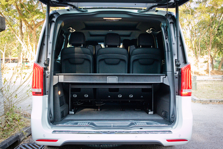 Hong Kong, China Feb 12, 2018 : Mercedes-Benz V-Class 2018 Trunk Feb 12 2018 in Hong Kong.のeditorial素材