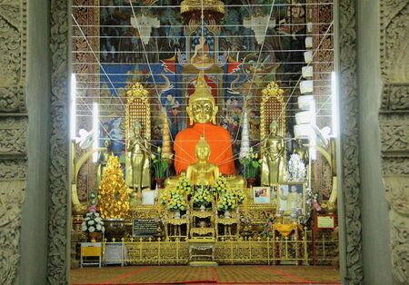 buddha statue at pillar shrine nan.のeditorial素材