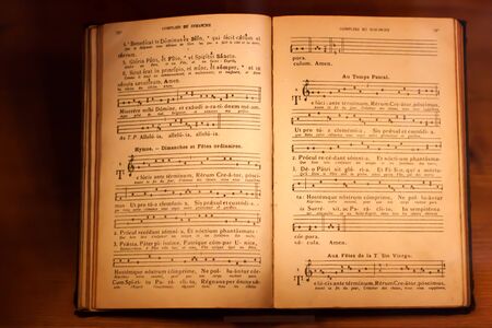 The old note song book 