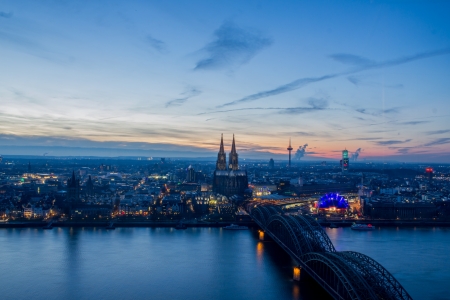 cologne cityscape eveningの写真素材