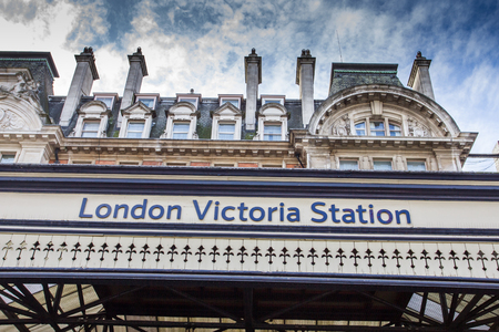 london victoria stationのeditorial素材
