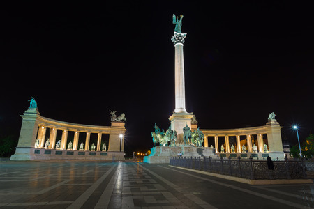 place of heroes budapest hungary at nightの写真素材