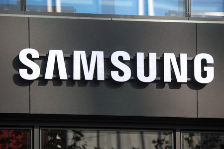 frankfurt, hesse/germany - 11 10 18: samsung sign on an building in frankfurt germanyのeditorial素材