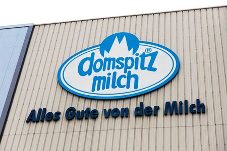 regensburg, bavaria/germany - 21 11 19: domspitz milch milk sign in regensburg germanyのeditorial素材