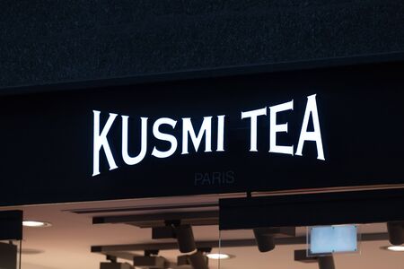 hamburg, hamburg/germany - 05 01 2020: kusmi tea shop sign in hamburg germanyのeditorial素材