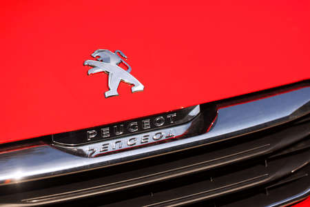 siegen, north rhine westphalia / germany - 25 04 2021: a peugeot car signのeditorial素材