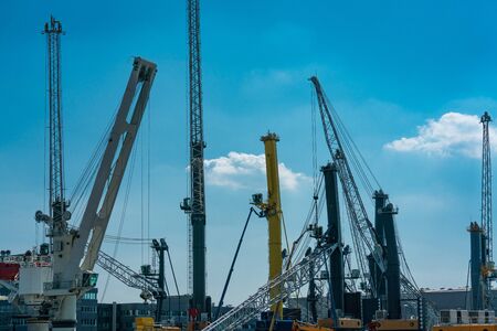 Details of dockside cranes at the europort harbour in Rostockの写真素材