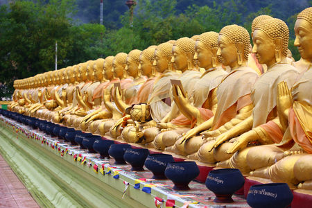 1250 Statue of the Buddha At the same time without appointment on Magha Puja day.の写真素材
