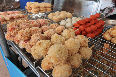 Fried meatballs are available for you to see in Thailand. There will be meat balls, meatballs, pork balls, chicken balls, frying of each shop will not be the same.の写真素材