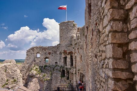 Ogrodzieniec. Poland 02 June 2019 - Ruin of Ogrodzxieniec castle in southern Poland.のeditorial素材