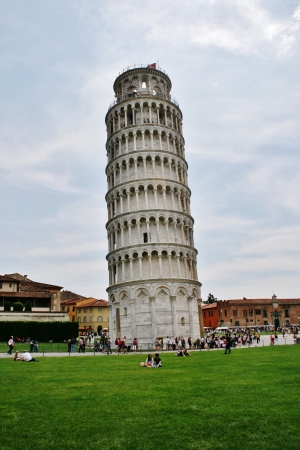 leaning tower pisaのeditorial素材
