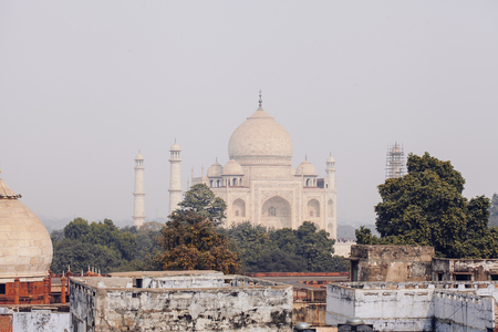 View of the Taj Mahal at sunrise, Agra, Uttar Pradesh, Indiaのeditorial素材