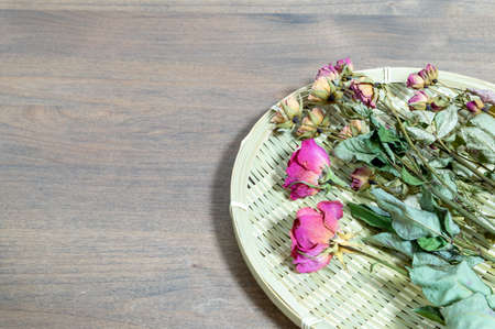 Dried roses