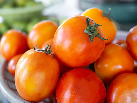Tomato Background Fresh Organic Herb Ingredient for Sale on Market Backgroundの写真素材