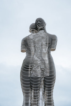 A kinetic steel sculpture of two figures, representing the tragic love story of Ali and Nino.の写真素材