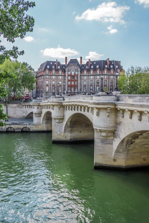 Bridge over Seine, Paris, Franceのeditorial素材
