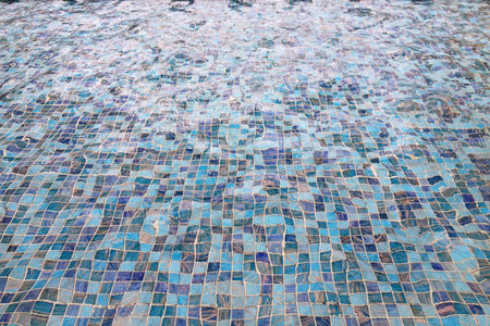 Rippling water in a shallow poolの素材