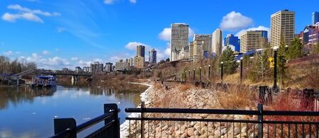 River valley walk - Louise McKinney Riverfront Park, Edmontonのeditorial素材