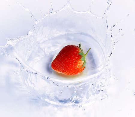 strawberry splashの写真素材