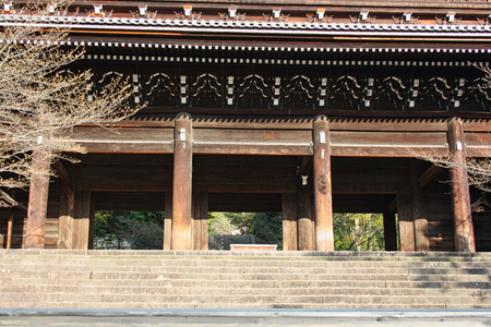 entry to a japanese temple in summerのeditorial素材