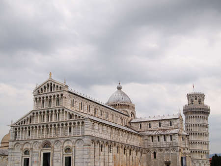 The leaning tower of Pisa with cloud (horizontal) の写真素材