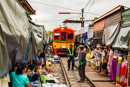 maeklong railway market near Bangkok Thailandのeditorial素材