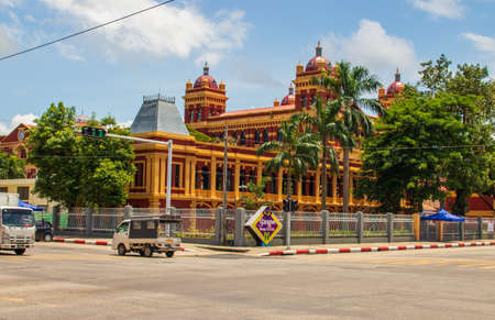 Visit downtown of the largest city in Myanmar Yangon is a city in Myanmar and the capital of the Yangon Division. With around 5.21 million inhabitants in the actual city and 5,998,000 inhabitants in tのeditorial素材