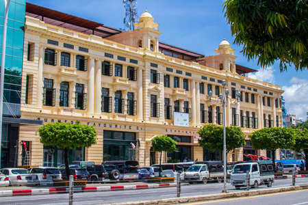 Visit downtown of the largest city in Myanmar Yangon is a city in Myanmar and the capital of the Yangon Division. With around 5.21 million inhabitants in the actual city and 5,998,000 inhabitants in tのeditorial素材