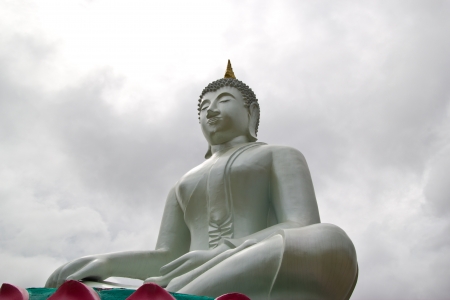 Buddha statue in old temple at chonburiの写真素材