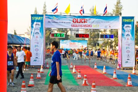CHONBURI, THAILAND - DESEMBER 16  Unidentified runner competes on the street during Standard Charterd amata mini Marathon 2012 running championship on desember 16, 2012 in chonburi, Thailand のeditorial素材