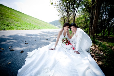 bride and groom at thailandの写真素材