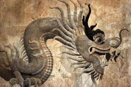 chinese style dragon statue at chonburiの写真素材