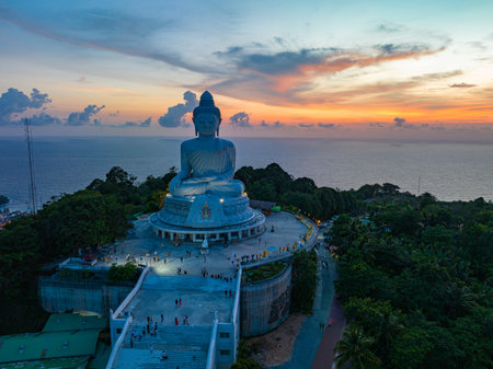 aerial view around Phuket big Buddha in beautiful sunset.
360 degree view on Phuket big Buddha viewpoint.
image for travel and religious ideas.
smooth cloud in stunning sky backgroundの写真素材