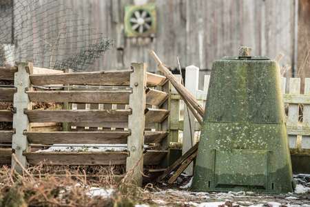 composting with quick compost and conventionally with compost pile