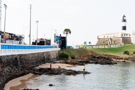 Salvador, Bahia, Brazil - February 09, 2018: Movement of cars and people in the streets of Salvador, Bahia, after Carnival night.のeditorial素材
