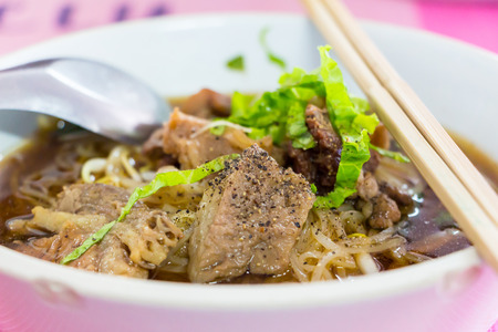 thai noodle with beef