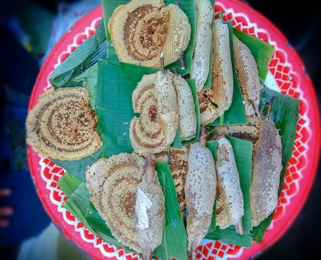 Honeycomb sold to customers in the market.の写真素材