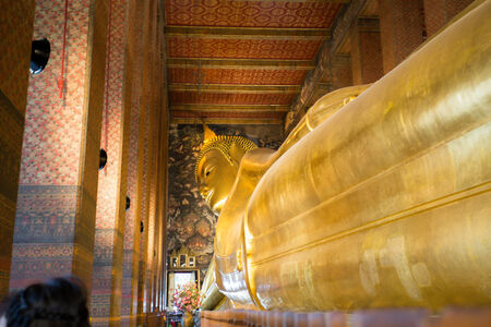Bangkok - 28 September 2014: Photo walk and tourism at Wat Pho the thai temple in Bangkok Is a famous And has been popular with tourists the world over.のeditorial素材