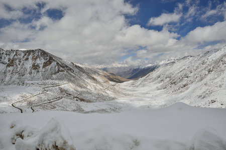 Snow mountain in Leh, Ladakh, Indiaの写真素材